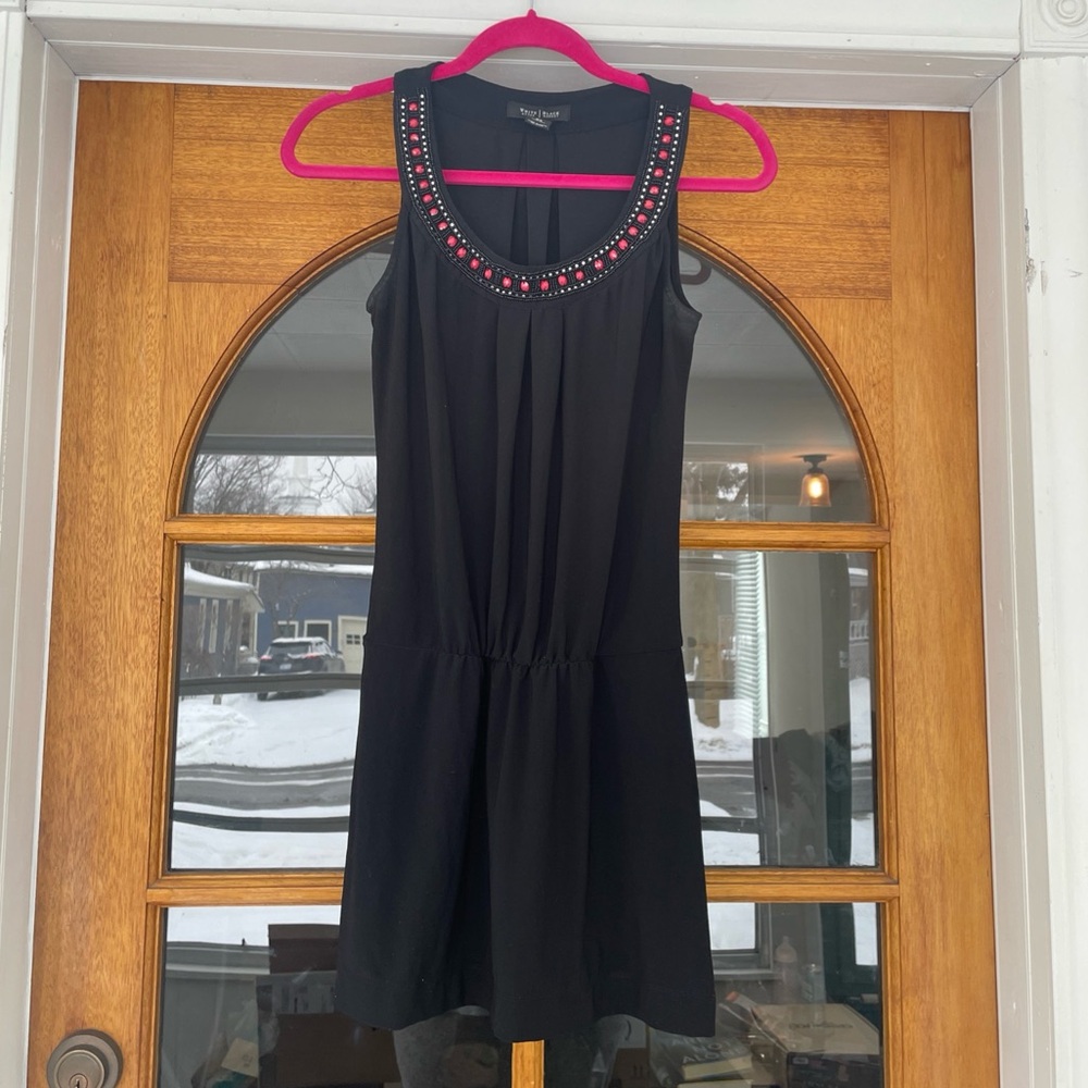 White House Black Market Sleeveless Coral Rhinestone Black Tunic Size XS